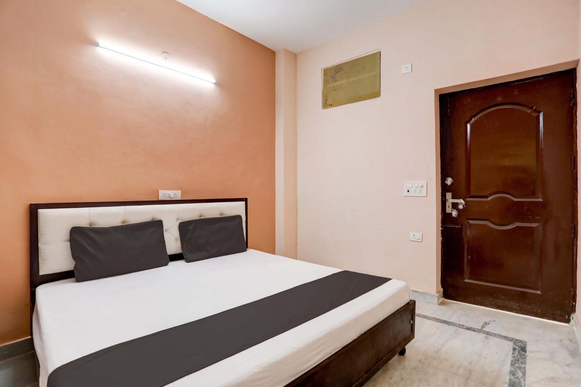 Hotel O Tilak Hotel 24 Sector 27 Near By Vinayak Hospital Gali No-6 ノイダ エクステリア 写真