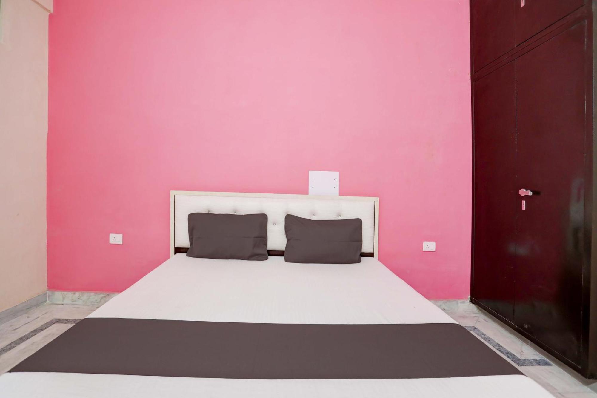 Hotel O Tilak Hotel 24 Sector 27 Near By Vinayak Hospital Gali No-6 ノイダ エクステリア 写真